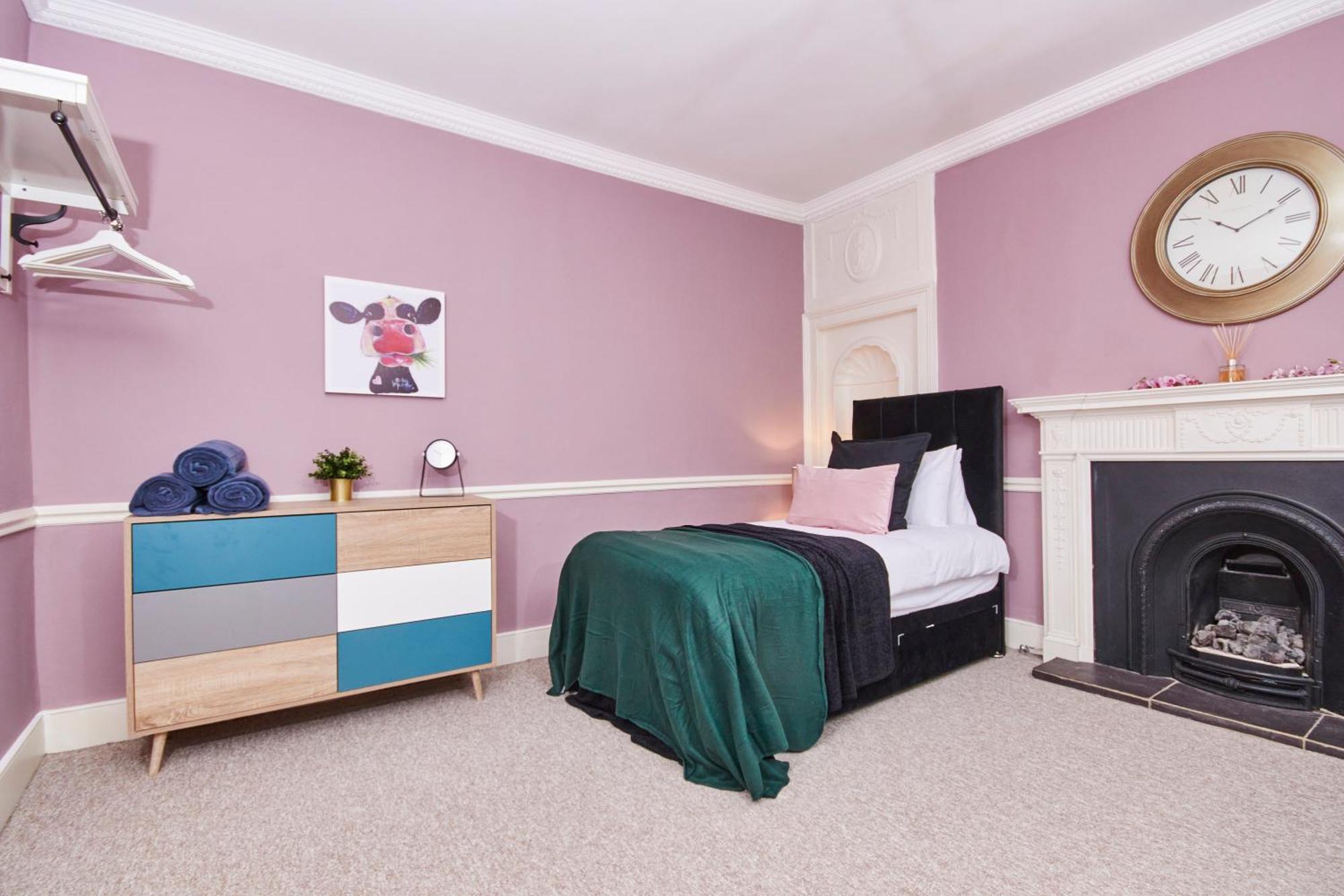 באת' Beautiful 2Bedroom 4 Actual Beds House With Wifi By Purestay מראה חיצוני תמונה