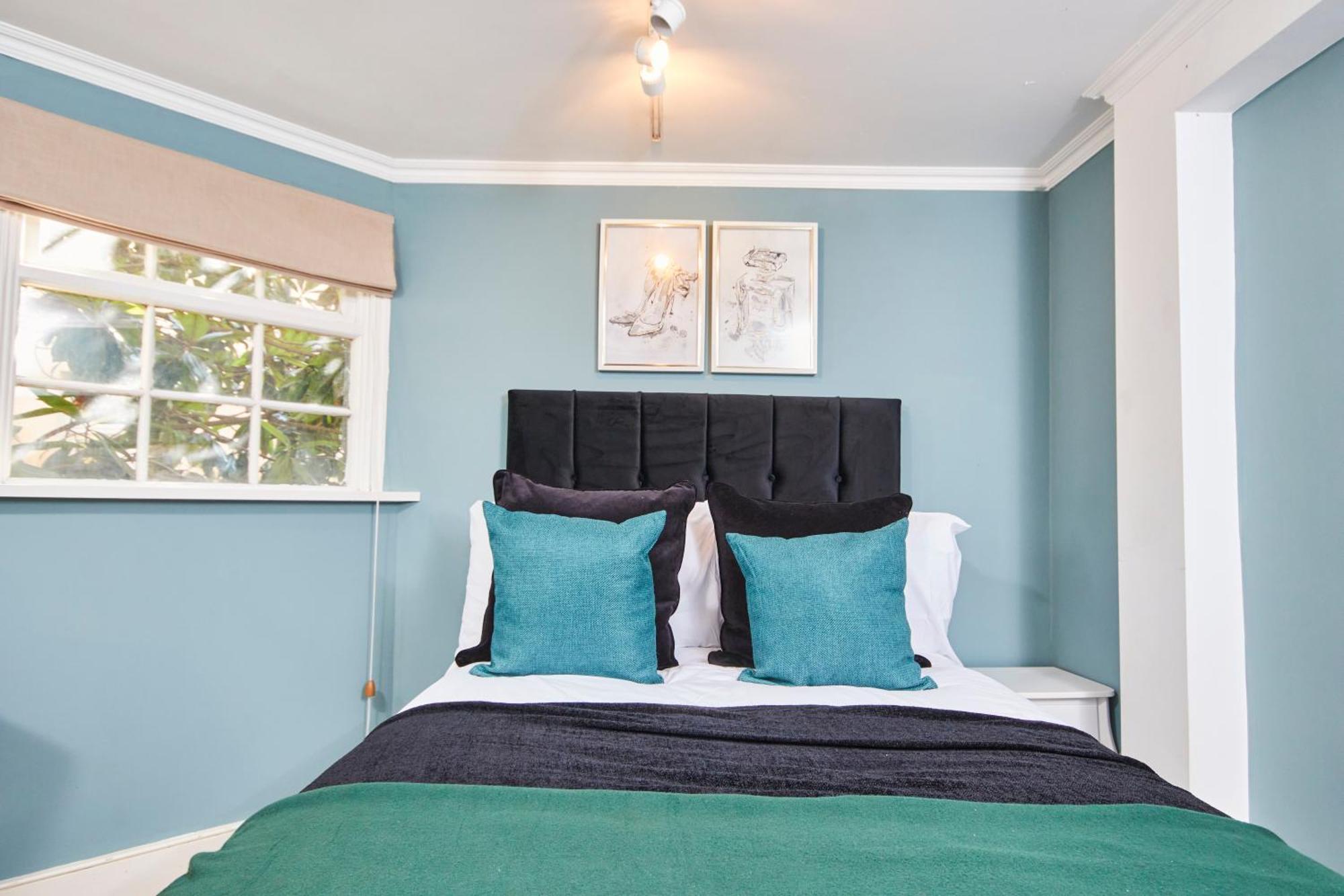 באת' Beautiful 2Bedroom 4 Actual Beds House With Wifi By Purestay מראה חיצוני תמונה